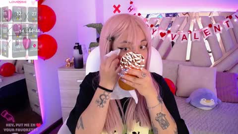 Alex   .    online show from February 8, 9:46 pm