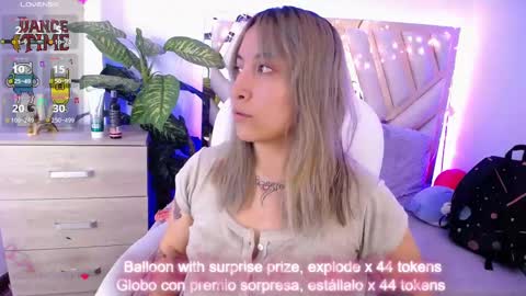 Snapshot of nyx_andria chatting on March 2, 9:01 pm Alex . online show from March 2, 9:01 pm