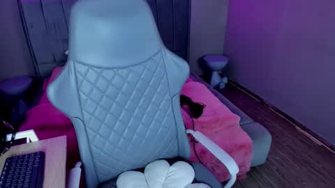 Snapshot of nyx_dolll chatting on October 27, 8:57 pm Nyx Doll online show from October 27, 8:57 pm