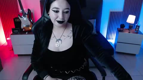 Snapshot of nyxnocturne chatting on April 15, 2:35 pm Nyx online show from April 15, 2:35 pm