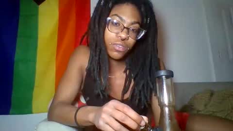 Snapshot of nyxstix chatting on December 23, 3:37 am nyxstix online show from December 23, 3:37 am