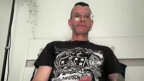 Snapshot of o_johnny_deep_o chatting on June 10, 10:58 am Jonathan Deep online show from June 10, 10:58 am