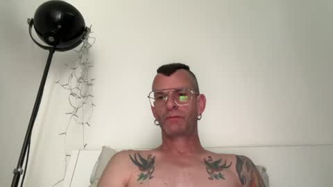 Snapshot of o_johnny_deep_o chatting on July 12, 6:04 am Jonathan Deep online show from July 12, 6:04 am