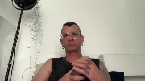 Snapshot of o_johnny_deep_o chatting on July 17, 9:27 am Jonathan Deep online show from July 17, 9:27 am