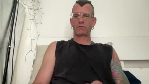 Snapshot of o_johnny_deep_o chatting on July 19, 11:25 am Jonathan Deep online show from July 19, 11:25 am