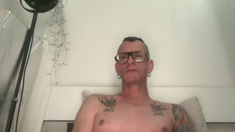 Snapshot of o_johnny_deep_o chatting on July 28, 12:12 pm Jonathan Deep online show from July 28, 12:12 pm