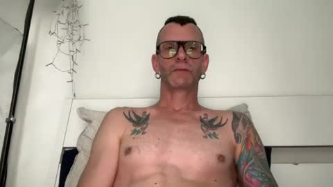 Snapshot of o_johnny_deep_o chatting on July 31, 12:15 pm Jonathan Deep online show from July 31, 12:15 pm