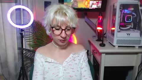 Moonlight online show from October 14, 9:32 am