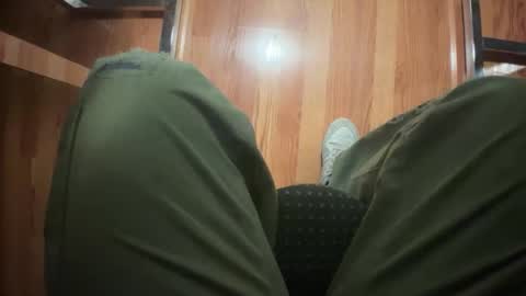 Snapshot of obiwand653040 chatting on November 1, 1:40 am obiwand653040 online show from November 1, 1:40 am