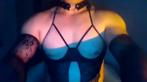 Snapshot of obscuraboy chatting on June 14, 12:19 am Doxy online show from June 14, 12:19 am