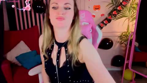 Snapshot of ocean_pleasure chatting on October 22, 9:09 am Lana online show from October 22, 9:09 am