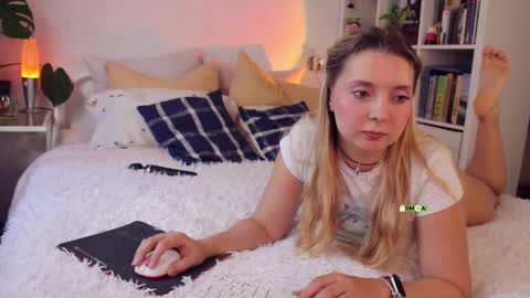 Snapshot of oceaneyesbb chatting on September 11, 7:19 am Ellen- online show from September 11, 7:19 am