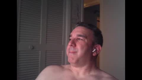 Snapshot of oceanmanx chatting on December 2, 7:36 am Ocean online show from December 2, 7:36 am