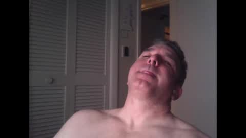 Snapshot of oceanmanx chatting on December 10, 2:27 am Ocean online show from December 10, 2:27 am