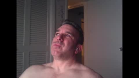 Snapshot of oceanmanx chatting on January 3, 6:33 am Ocean online show from January 3, 6:33 am