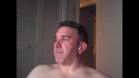 Snapshot of oceanmanx chatting on February 10, 4:30 am Ocean online show from February 10, 4:30 am