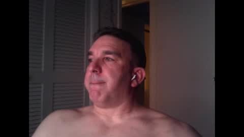 Snapshot of oceanmanx chatting on October 20, 2:23 am Ocean online show from October 20, 2:23 am