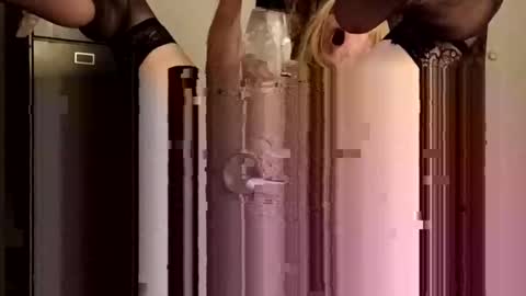 Snapshot of ocnyrmvntufr chatting on November 14, 6:34 am ocnyrmvntufr online show from November 14, 6:34 am