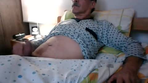 Snapshot of ocorrea chatting on August 4, 3:32 am ocorrea online show from August 4, 3:32 am