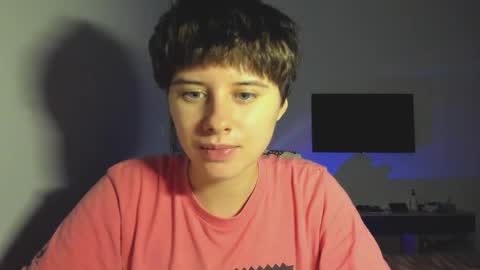 Evie online show from December 20, 2:35 pm