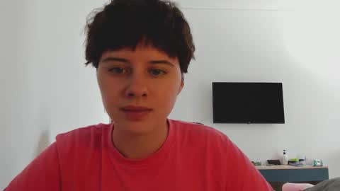 Evie online show from December 23, 7:28 am