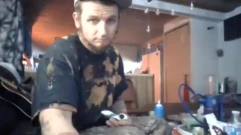 Snapshot of oddjuggla chatting on November 25, 9:04 pm oddjuggla online show from November 25, 9:04 pm