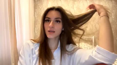 Snapshot of odelinabain chatting on October 22, 10:04 am Mia online show from October 22, 10:04 am