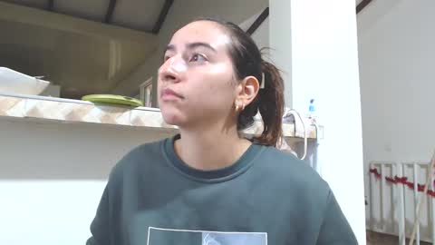 Snapshot of odette_brigh_ chatting on December 10, 3:41 am Val online show from December 10, 3:41 am
