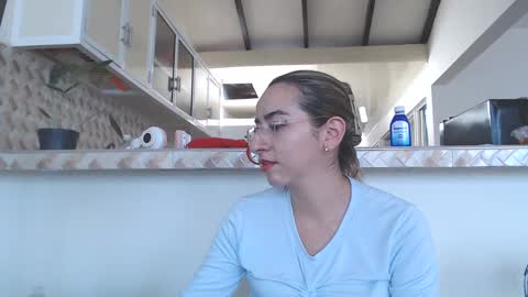 Snapshot of odette_brigh_ chatting on January 30, 7:04 pm Val online show from January 30, 7:04 pm