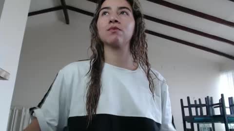 Snapshot of odette_brigh_ chatting on February 11, 10:07 pm Val online show from February 11, 10:07 pm