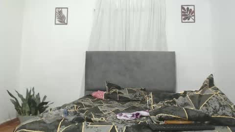 Snapshot of odette_brigh_ chatting on October 10, 8:30 pm Val online show from October 10, 8:30 pm