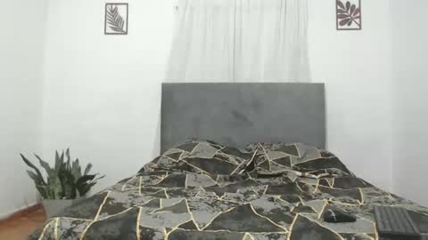 Snapshot of odette_brigh_ chatting on October 12, 5:56 pm Val online show from October 12, 5:56 pm