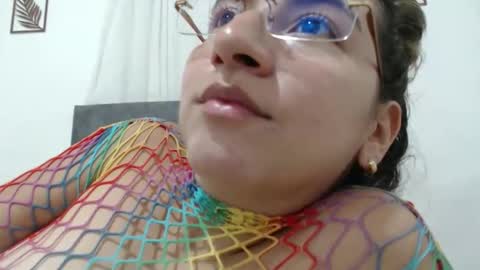 Val online show from February 6, 10:24 pm