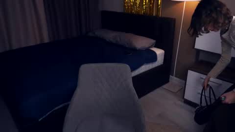 Thea online show from February 26, 6:43 pm