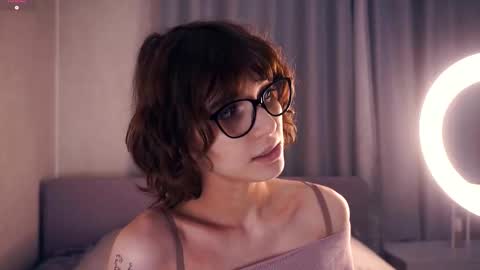 Thea online show from December 1, 6:35 pm