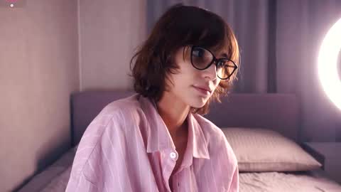 Thea online show from December 3, 7:23 pm