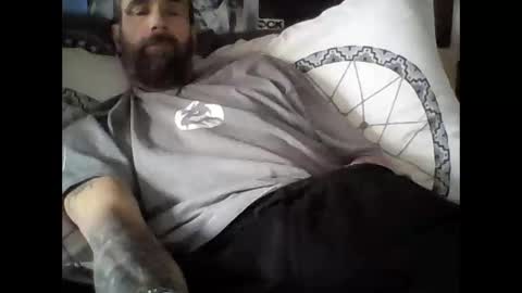 Snapshot of oedipe666 chatting on December 15, 2:21 pm oedipe666cam online show from December 15, 2:21 pm