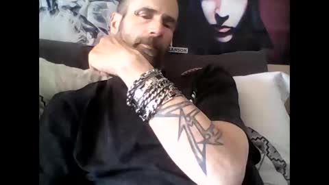 Snapshot of oedipe666 chatting on May 16, 3:44 pm oedipe666cam online show from May 16, 3:44 pm