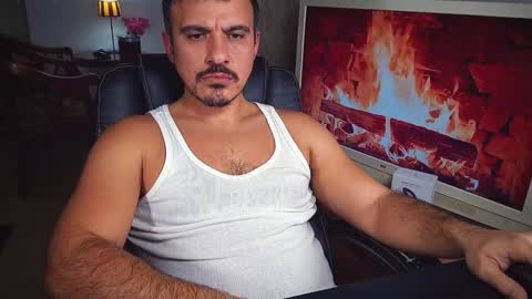 officeman7 online show from December 8, 5:11 pm