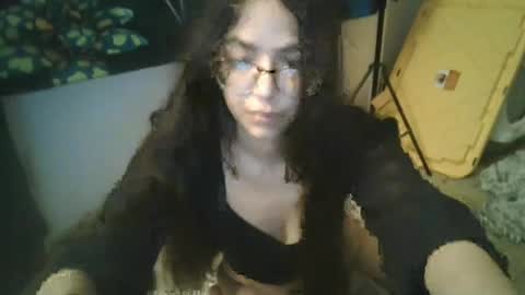 Snapshot of officiallysweetmarie chatting on July 23, 9:18 am officiallysweetmarie online show from July 23, 9:18 am