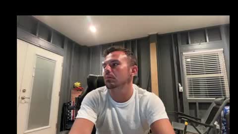 Snapshot of ofthatguy chatting on August 9, 6:51 am ofthatguy online show from August 9, 6:51 am