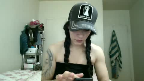 Snapshot of oglitcouple chatting on February 24, 8:36 pm Lit en Cama online show from February 24, 8:36 pm