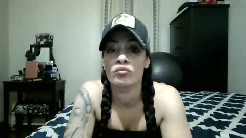 Lit en Cama online show from January 15, 6:40 am