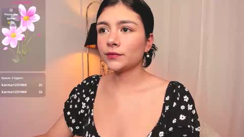 Snapshot of oh__holly chatting on November 28, 11:40 pm Holly online show from November 28, 11:40 pm