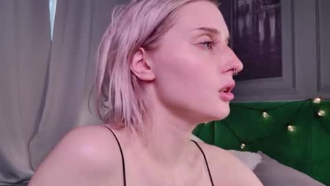 Lily online show from July 11, 2:20 pm