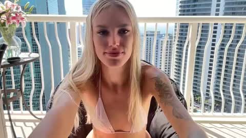 Kelly online show from March 8, 7:31 pm