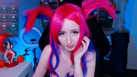 Snapshot of ohclementinee chatting on December 3, 1:32 pm Clementine Clem online show from December 3, 1:32 pm