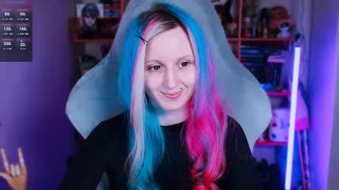 Snapshot of ohclementinee chatting on March 5, 10:11 am Clementine Clem online show from March 5, 10:11 am