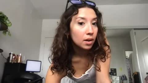 ohmillieevanillie online show from June 19, 4:55 pm
