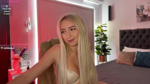 Snapshot of ohmyemma chatting on September 14, 1:05 am Emma online show from September 14, 1:05 am